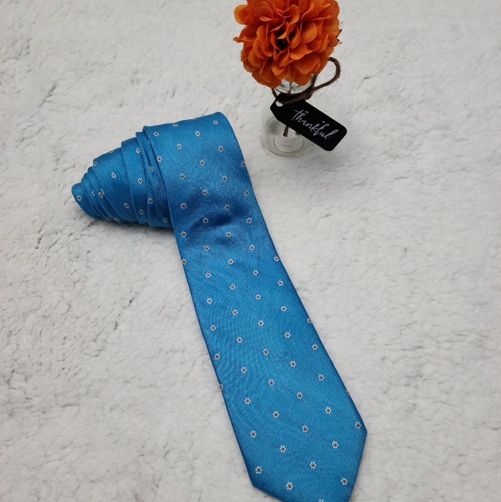 IZOD Extra Long Blue Daisy Print Silk Tie